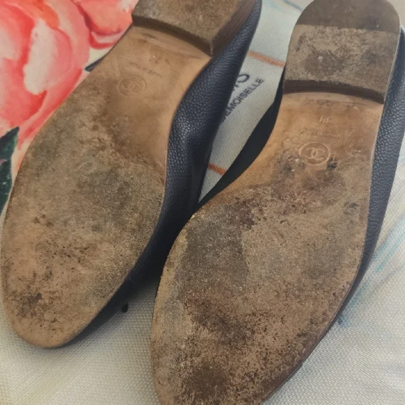 Chanel Black Leather Loafers with Bow - Picture 3 of 4